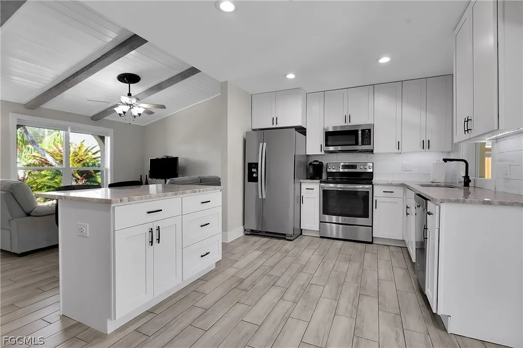 4013 SW 2nd Place Cape Coral FL 33914