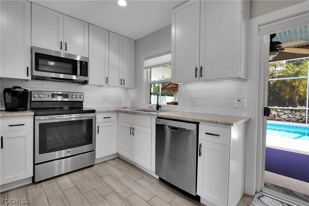 4013 SW 2nd Place Cape Coral FL 33914