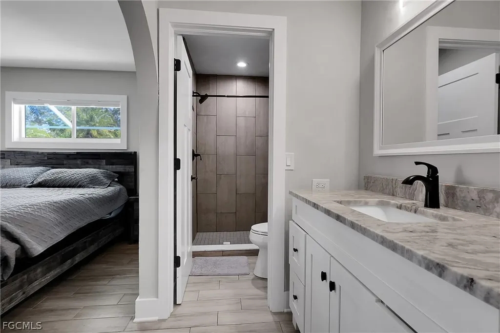 4013 SW 2nd Place Cape Coral FL 33914