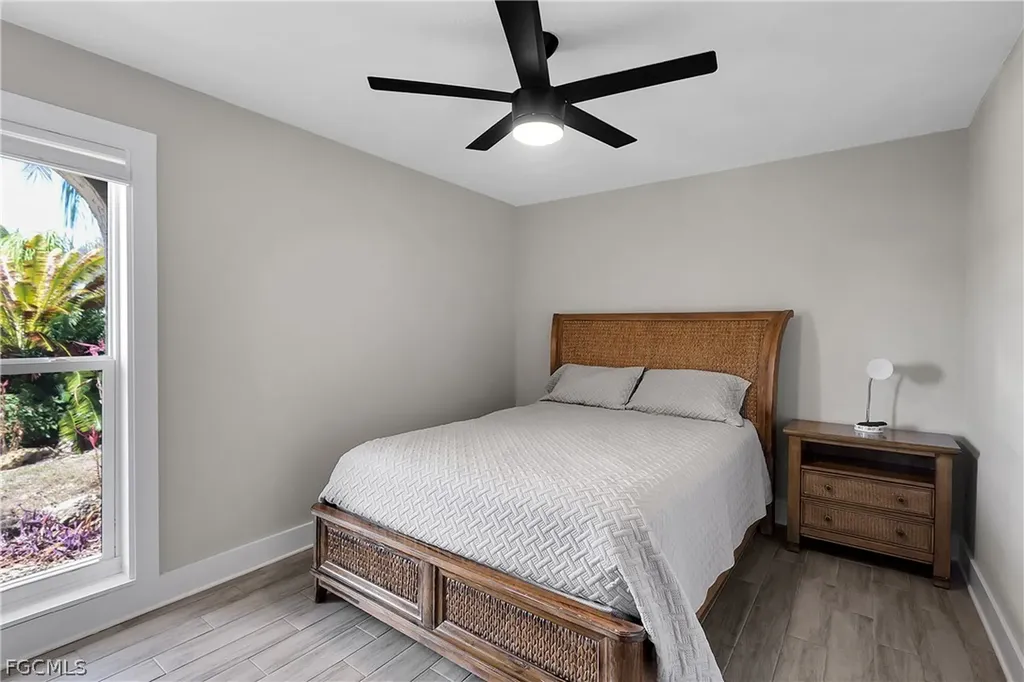 4013 SW 2nd Place Cape Coral FL 33914