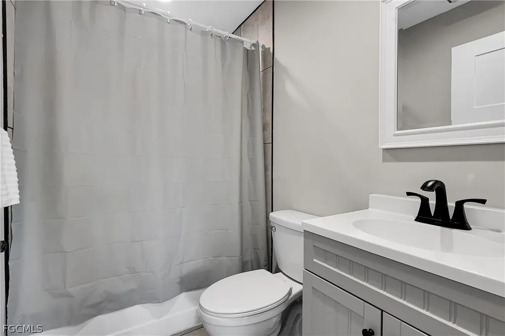 4013 SW 2nd Place Cape Coral FL 33914