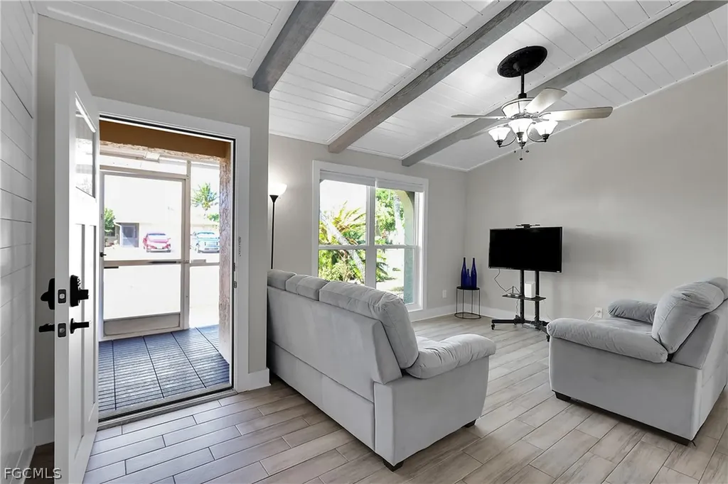 4013 SW 2nd Place Cape Coral FL 33914