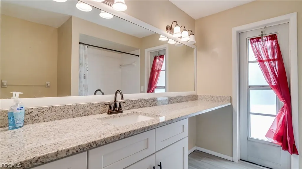1128 SE 29th Terrace Cape Coral FL 33904
