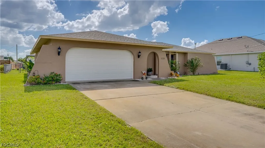 1128 SE 29th Terrace Cape Coral FL 33904