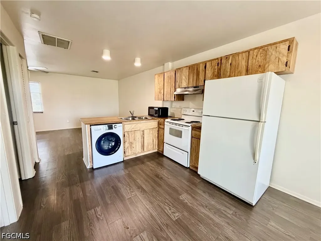 1606 Andalusia Boulevard Cape Coral FL 33909