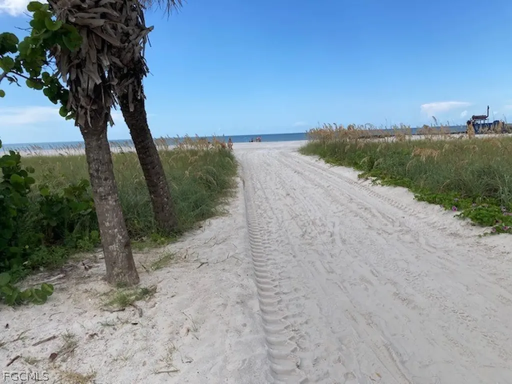 81 Mango Street Fort Myers Beach FL 33931