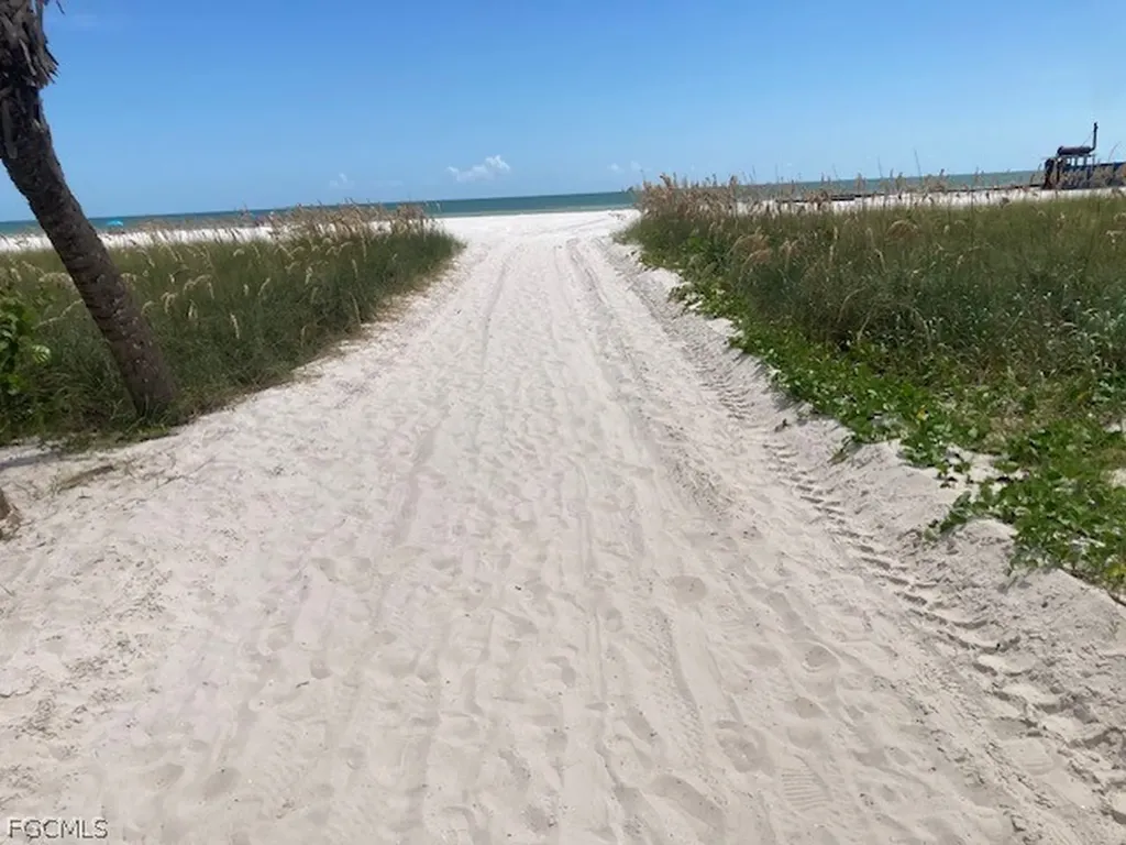 81 Mango Street Fort Myers Beach FL 33931