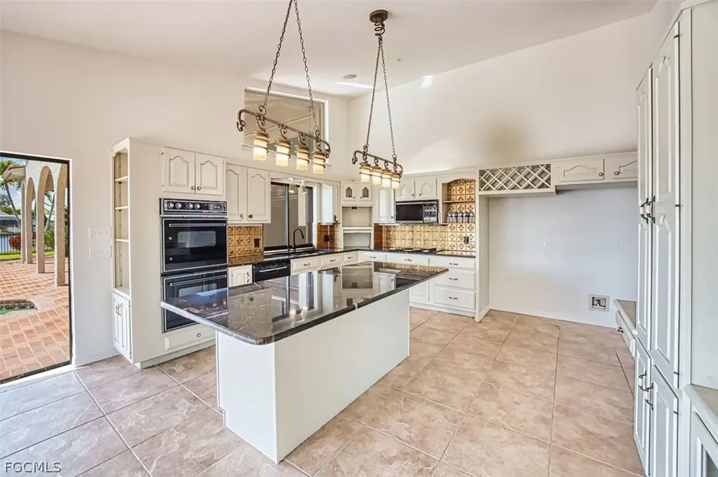 6896 Erin Marie Court Fort Myers FL 33919