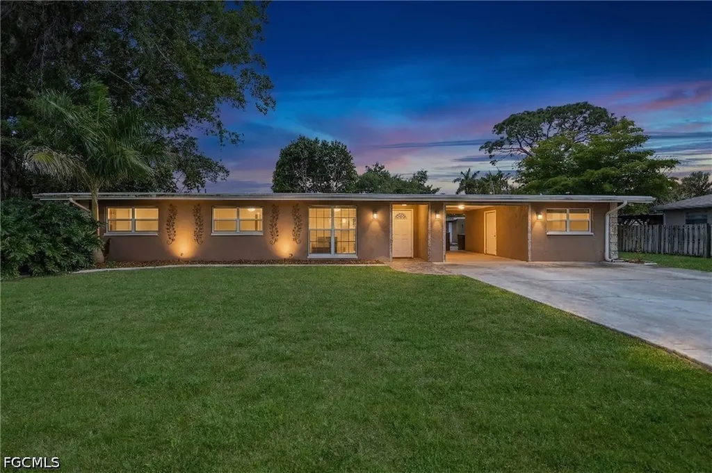 2436 Ephraim Avenue Fort Myers FL 33907