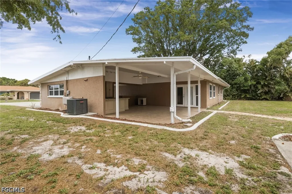 2436 Ephraim Avenue Fort Myers FL 33907