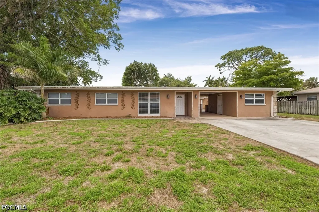 2436 Ephraim Avenue Fort Myers FL 33907