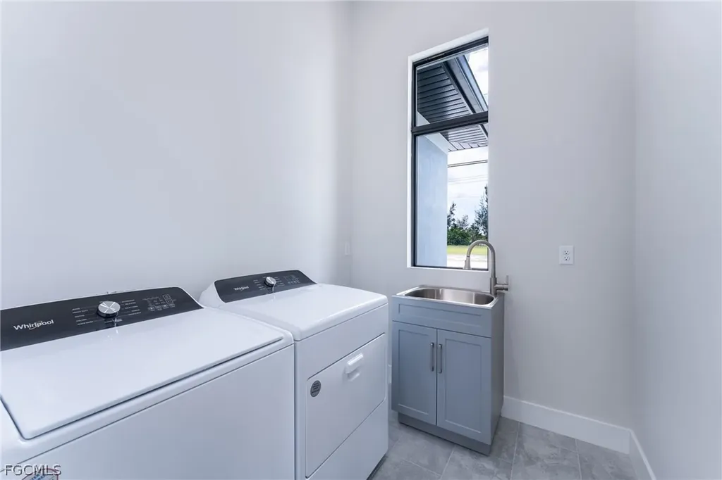 1625 SW 4th Street Cape Coral FL 33991