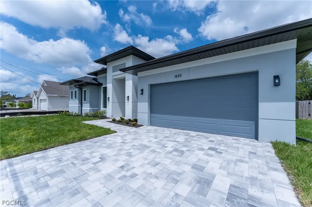 1625 SW 4th Street Cape Coral FL 33991