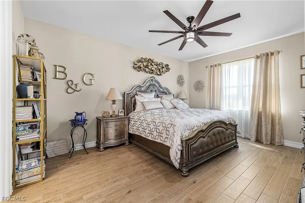 316 Spring Hill Lake Loop Cape Coral FL 33993