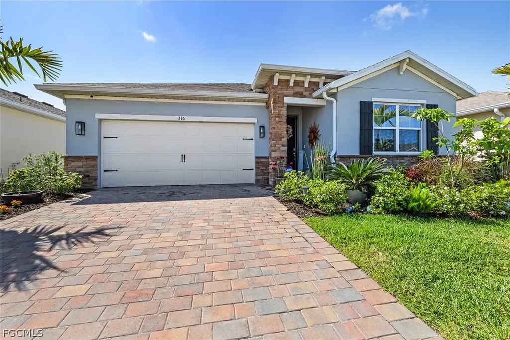316 Spring Hill Lake Loop Cape Coral FL 33993