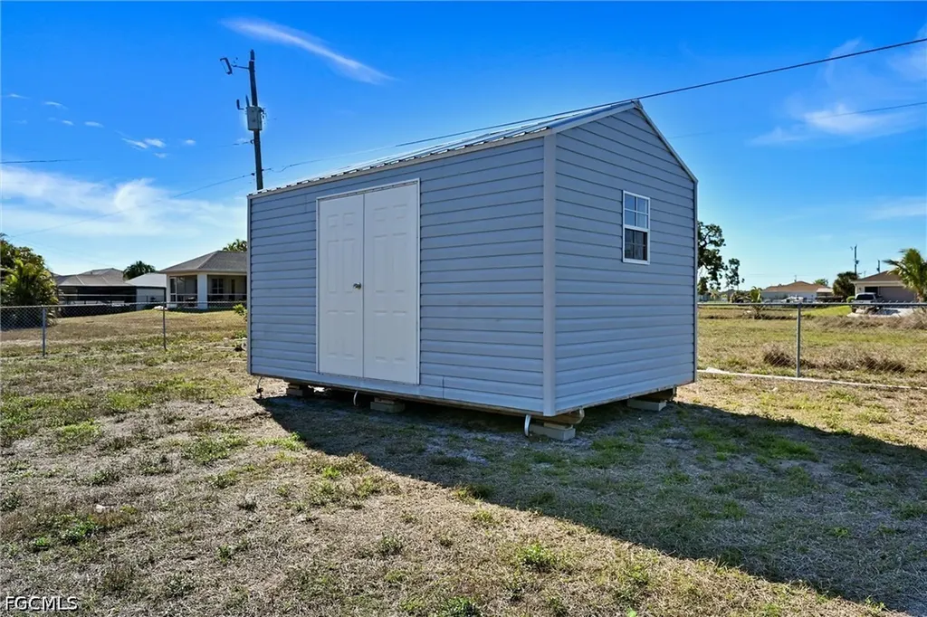 1942 NE 15th Street Cape Coral FL 33909