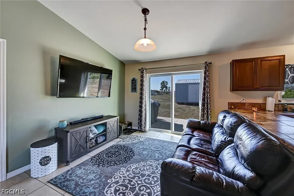 1942 NE 15th Street Cape Coral FL 33909