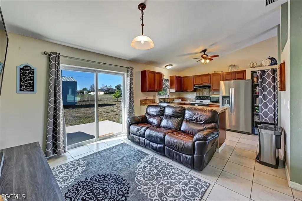1942 NE 15th Street Cape Coral FL 33909