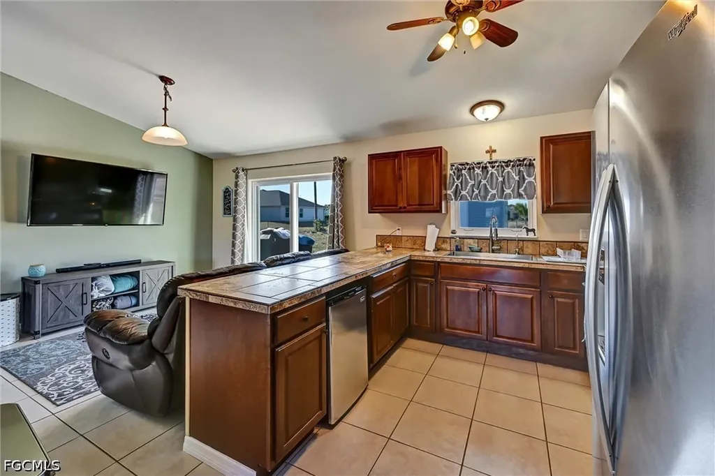 1942 NE 15th Street Cape Coral FL 33909