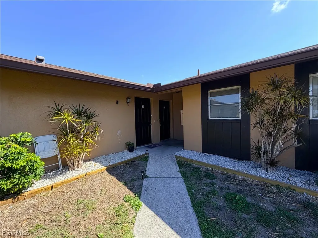 823 Gleason Parkway Cape Coral FL 33914