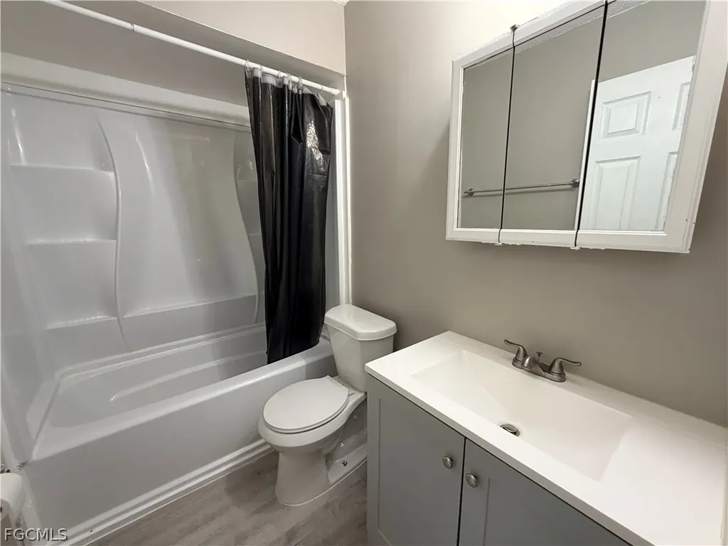 823 Gleason Parkway Cape Coral FL 33914