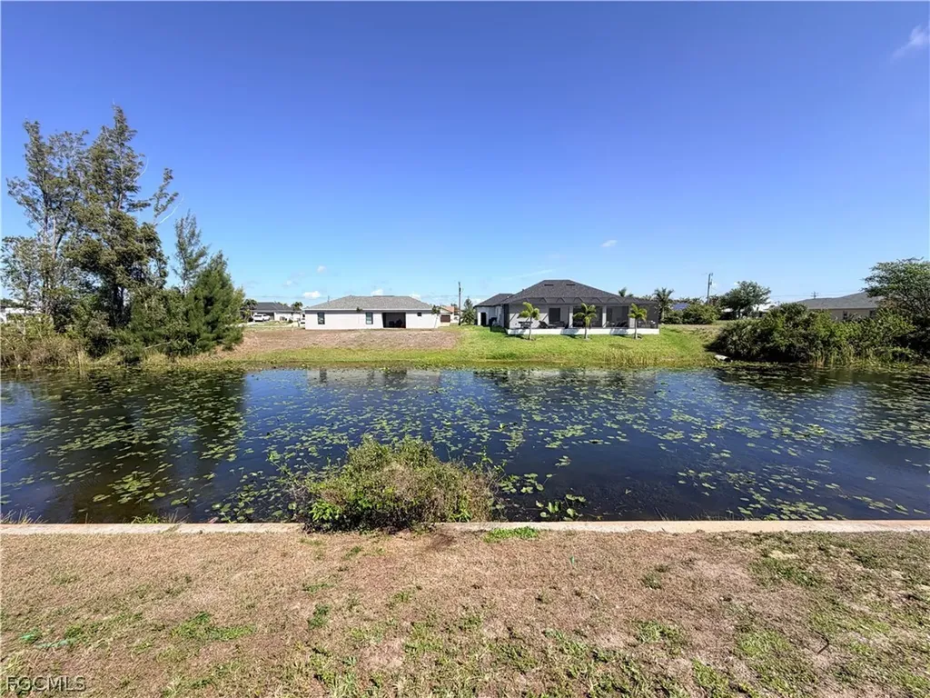 823 Gleason Parkway Cape Coral FL 33914