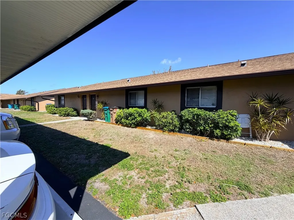 823 Gleason Parkway Cape Coral FL 33914