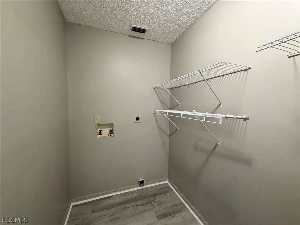 823 Gleason Parkway Cape Coral FL 33914