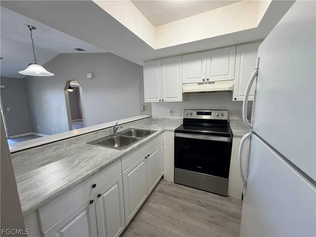 823 Gleason Parkway Cape Coral FL 33914