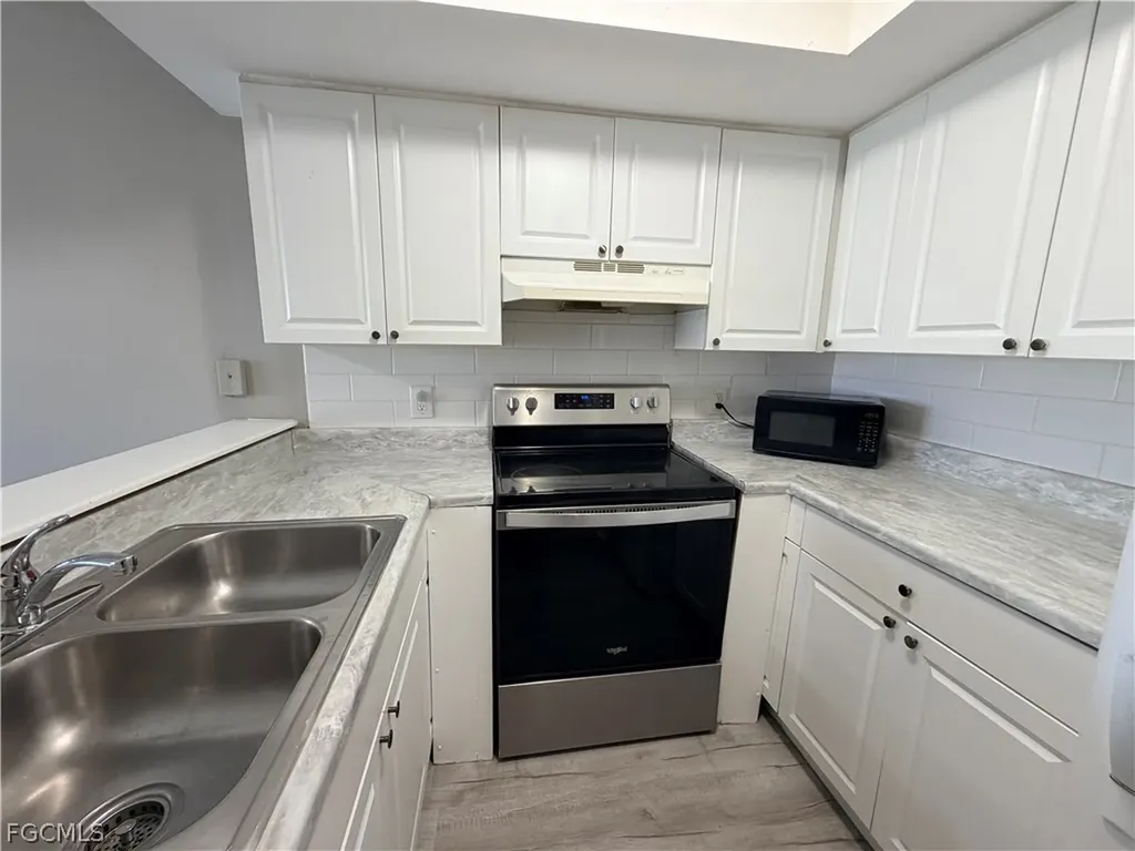 823 Gleason Parkway Cape Coral FL 33914