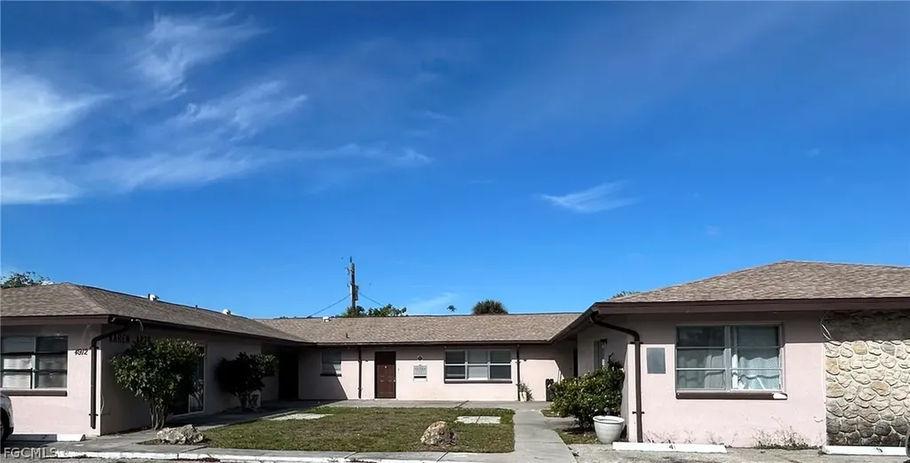 4912 York Street Cape Coral FL 33904