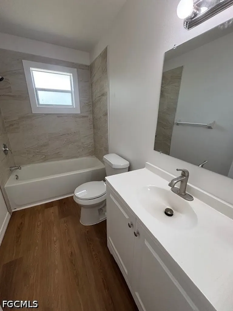 4912 York Street Cape Coral FL 33904