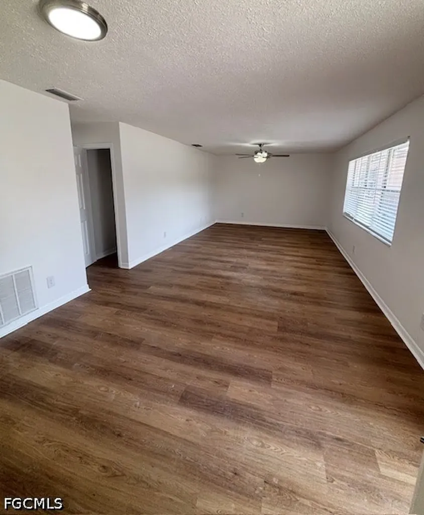 4912 York Street Cape Coral FL 33904