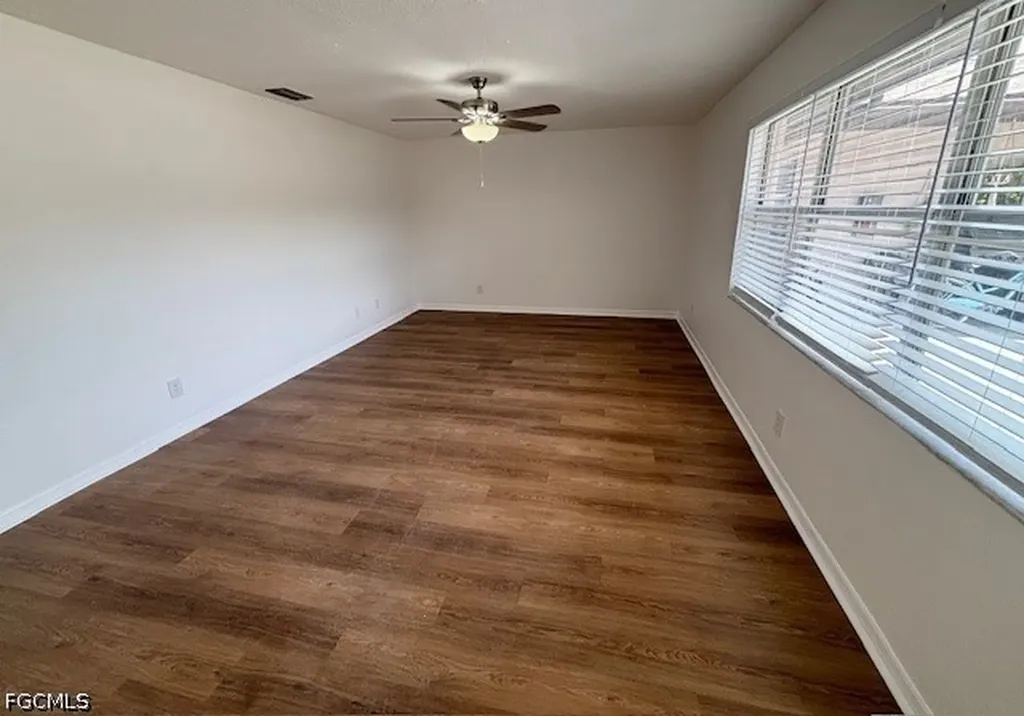 4912 York Street Cape Coral FL 33904