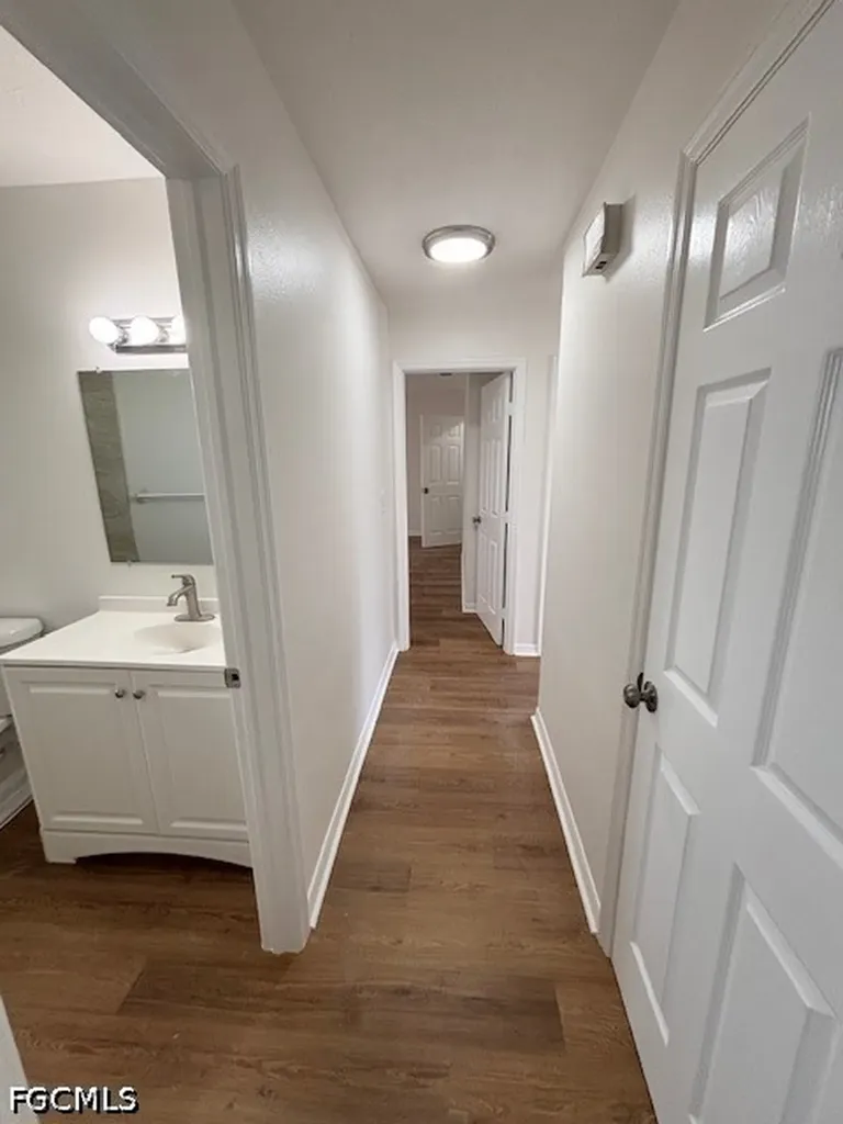 4912 York Street Cape Coral FL 33904