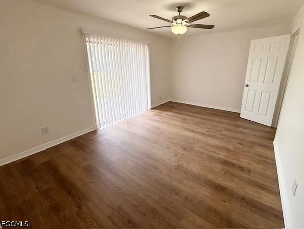 4912 York Street Cape Coral FL 33904