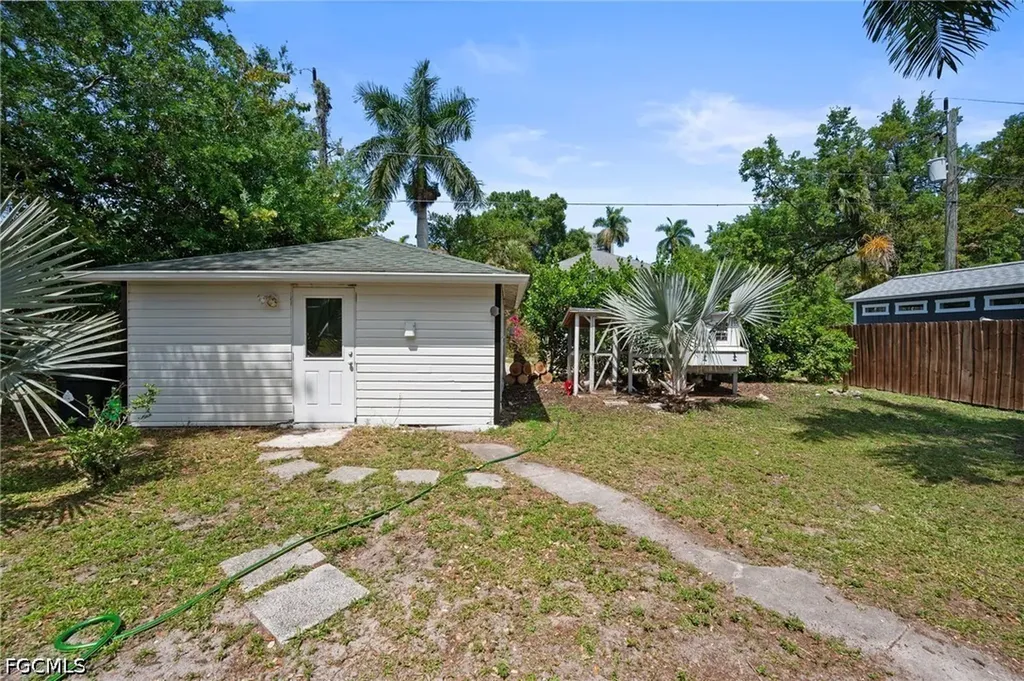2647 Michigan Avenue Fort Myers FL 33916