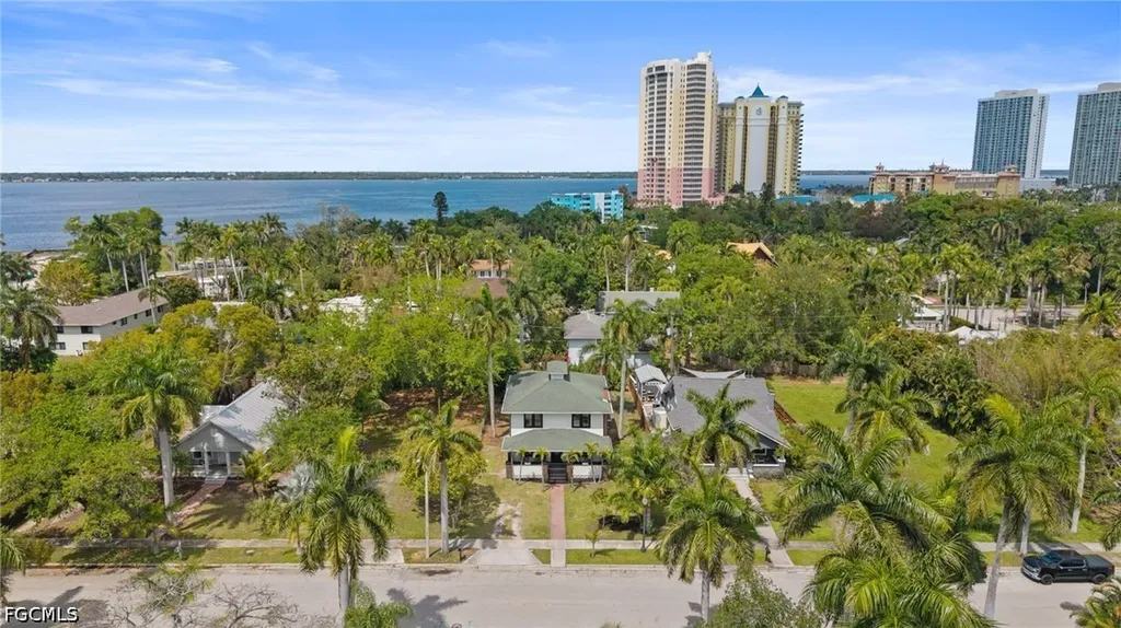 2647 Michigan Avenue Fort Myers FL 33916