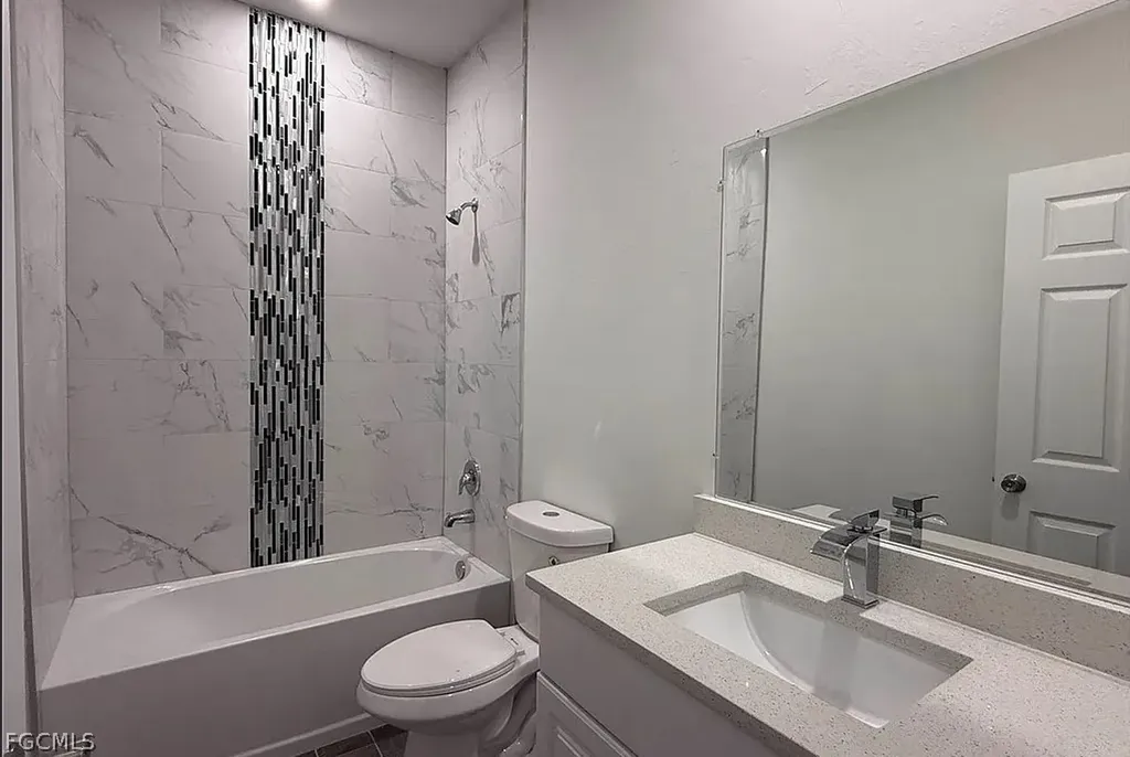 2700-2702 Leda Avenue S Lehigh Acres FL 33973