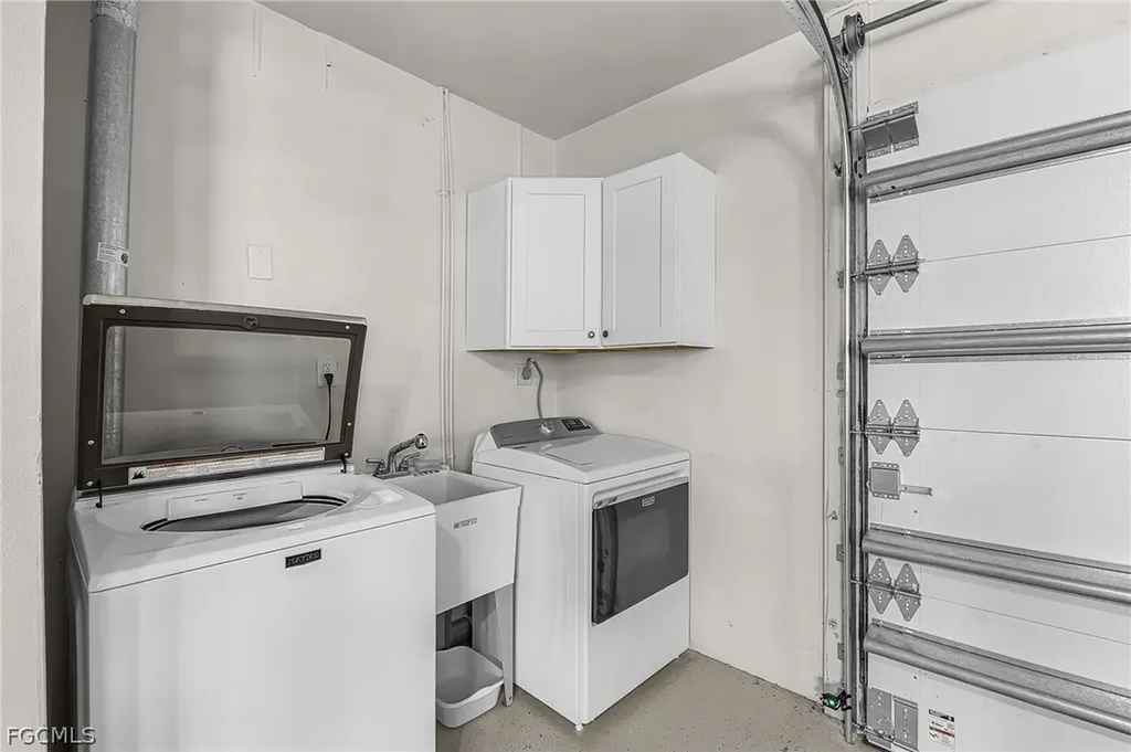 4814 SW 1st Court Cape Coral FL 33914