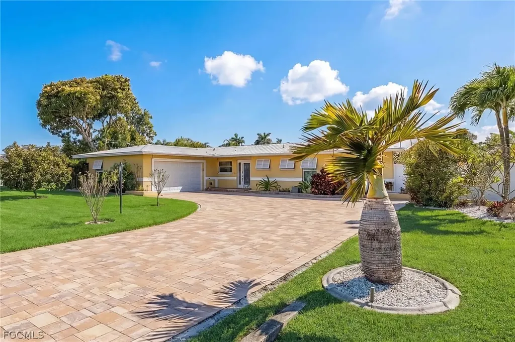4814 SW 1st Court Cape Coral FL 33914