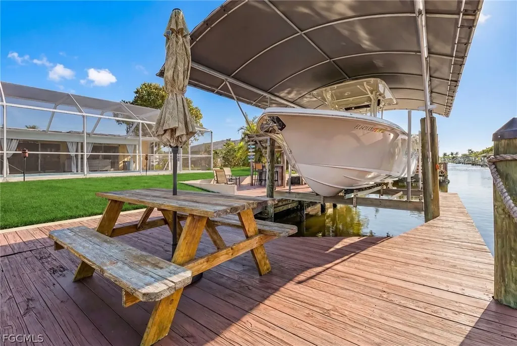 4814 SW 1st Court Cape Coral FL 33914