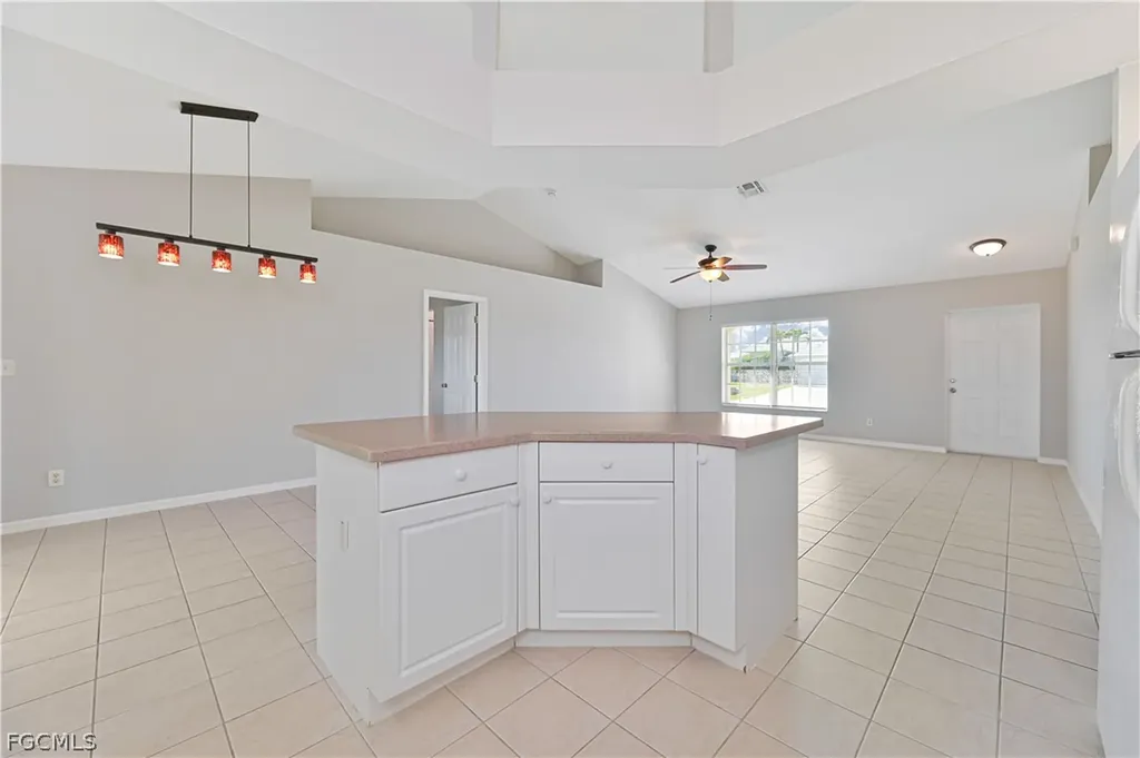 1213 SW 15th Terrace Cape Coral FL 33991