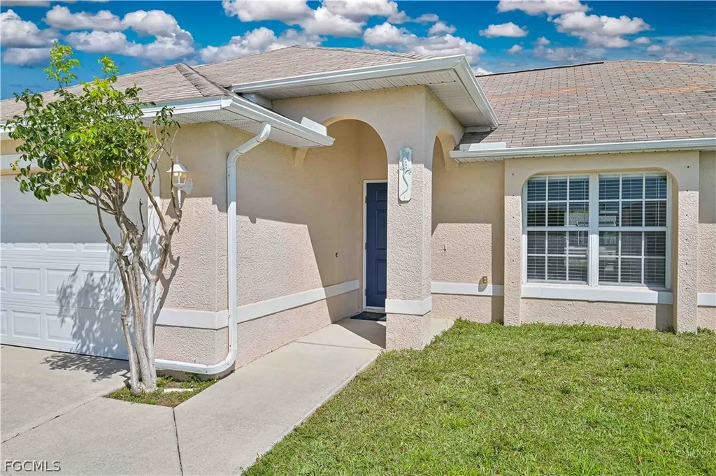 1213 SW 15th Terrace Cape Coral FL 33991