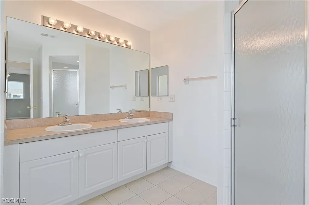 1213 SW 15th Terrace Cape Coral FL 33991