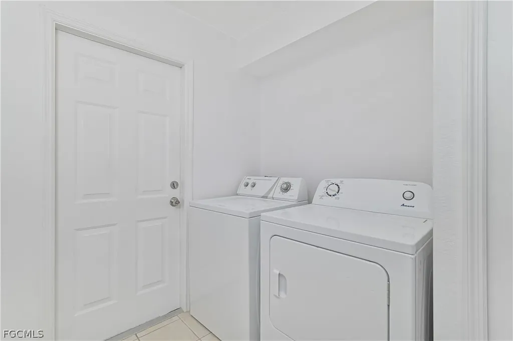 1213 SW 15th Terrace Cape Coral FL 33991