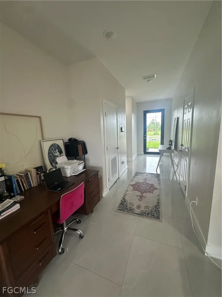 1613 N Gator Circle Cape Coral FL 33909
