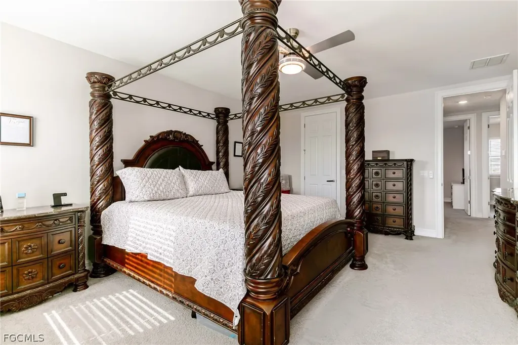 202 Spring Hill Lake Loop Cape Coral FL 33993