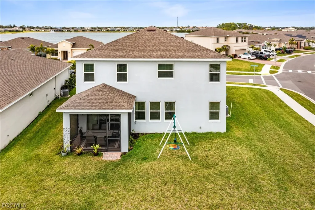 202 Spring Hill Lake Loop Cape Coral FL 33993
