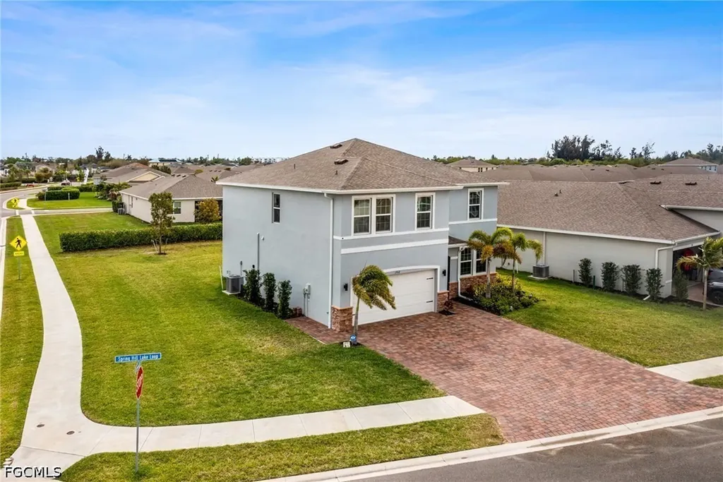 202 Spring Hill Lake Loop Cape Coral FL 33993
